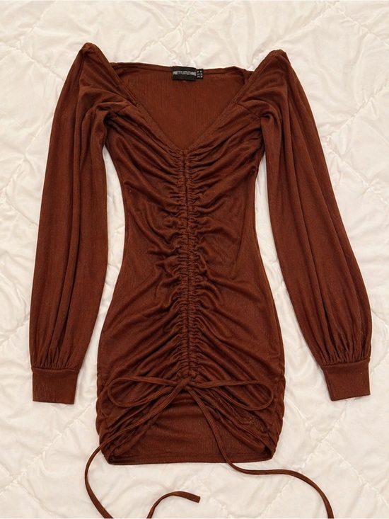 PrettyLittleThing Dresses & Skirts - PrettyLittleThing Chocolate Brown Ruched Long Sleeve Mini Dress